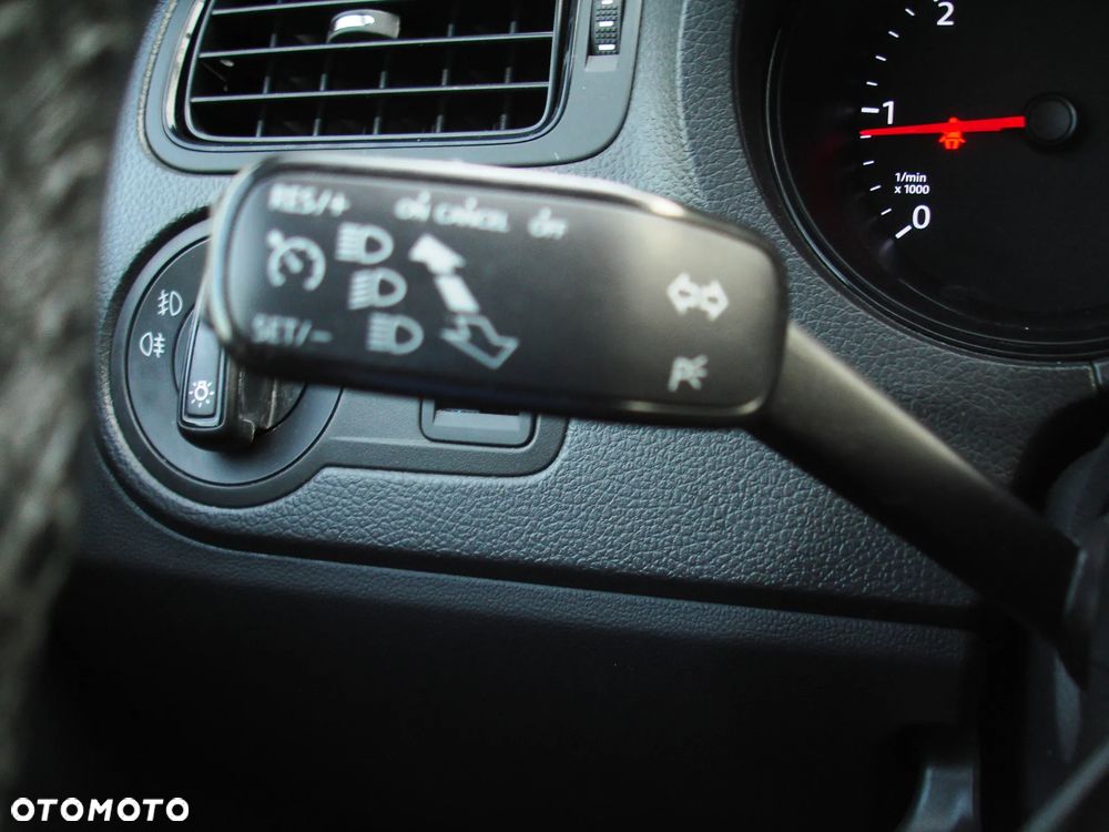 Volkswagen Polo 1.4 TDI BMT Comfortline - 20