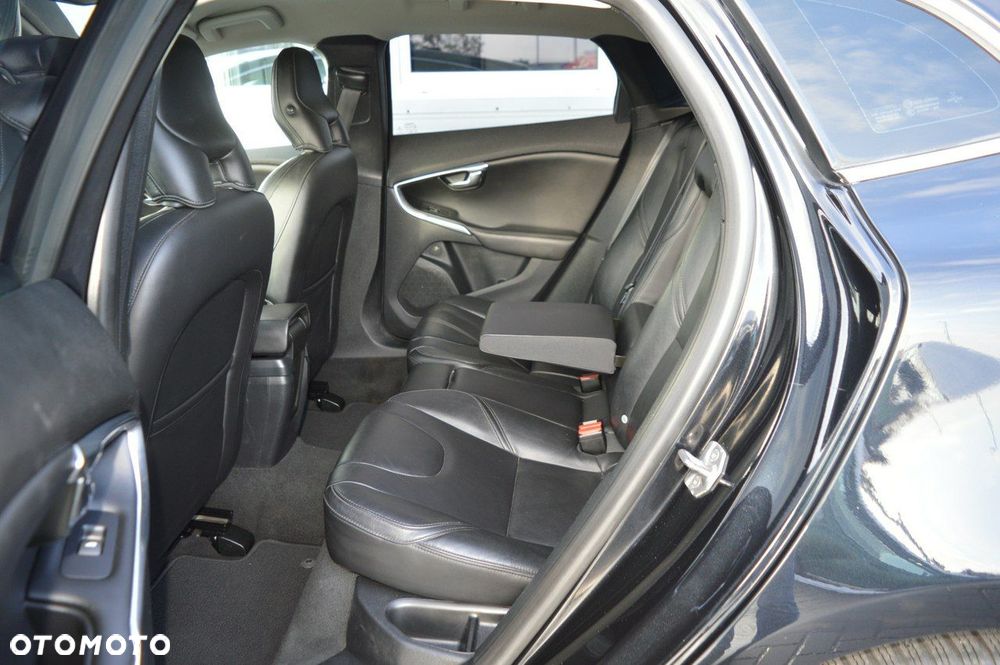 Volvo V40 D2 Summum - 31