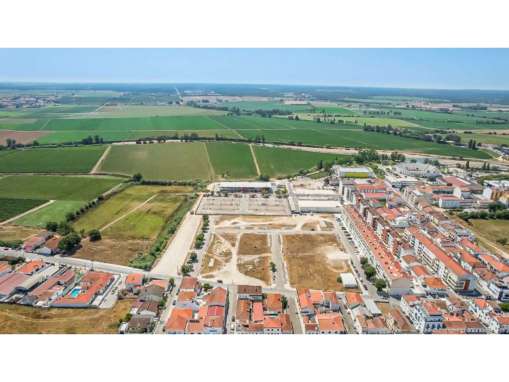 Lote de terreno com 942 m2 em Coruche - Grande imagem: 2/16