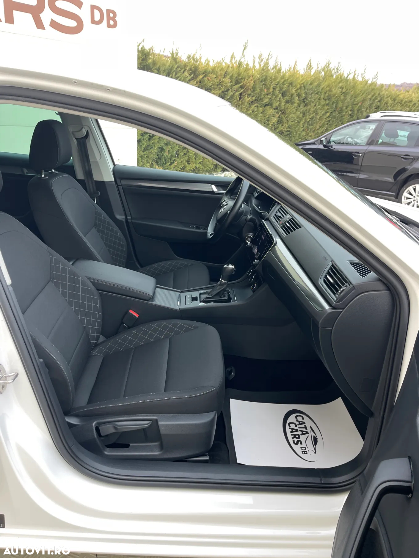 Skoda Superb 2.0 TDI DSG Ambition - 23