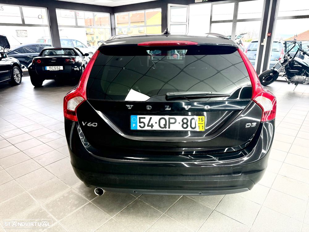 Volvo V60 2.0 D3 Momentum - 3