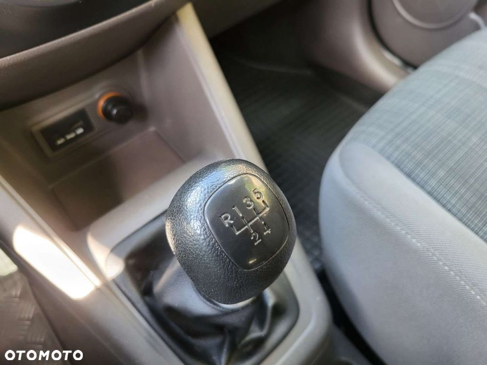 Kia Venga - 24