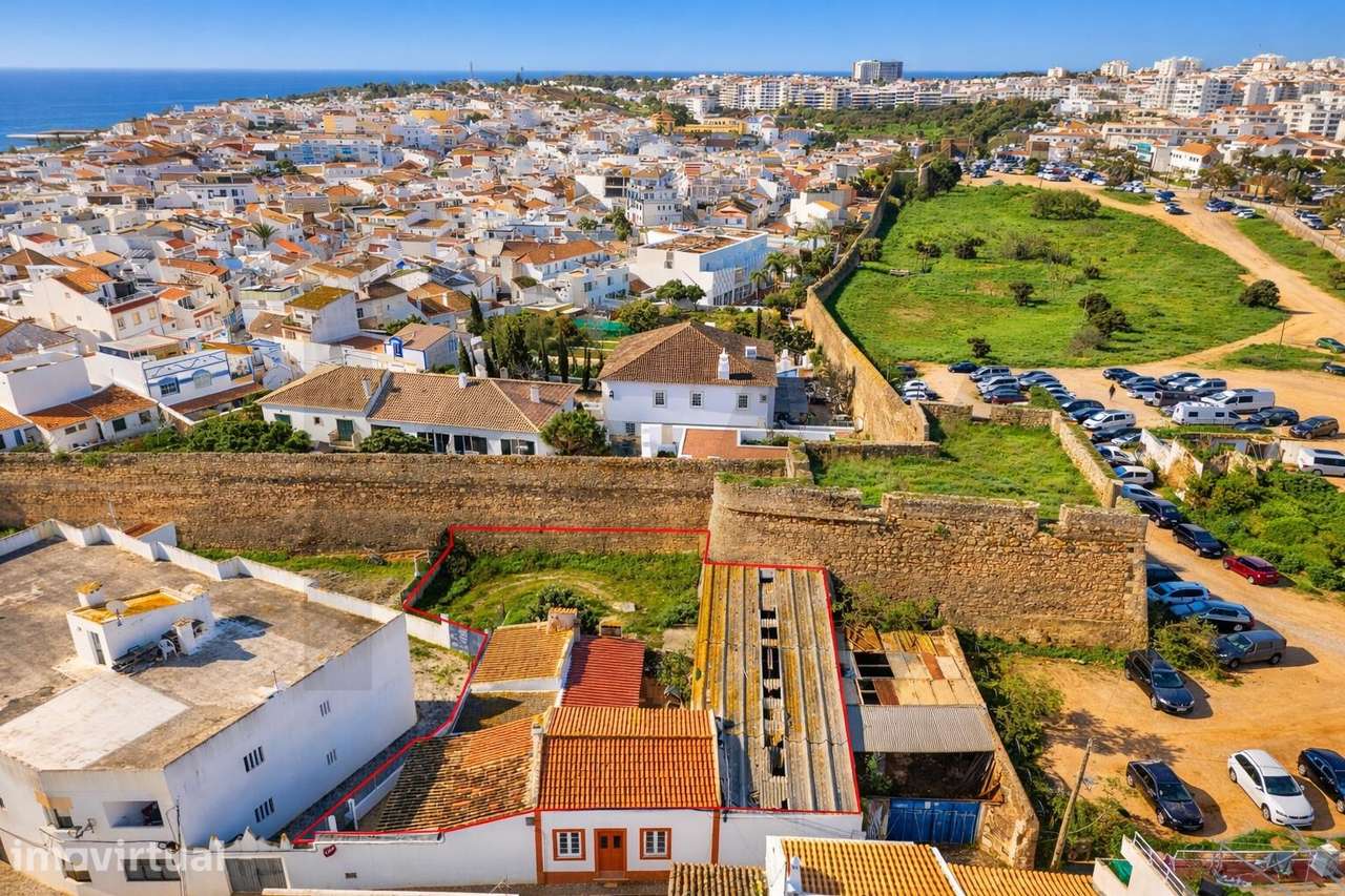 Investimento T4 C/ Armazém – Coração de Lagos junto à Muralha - Terren - Grande imagem: 2/42