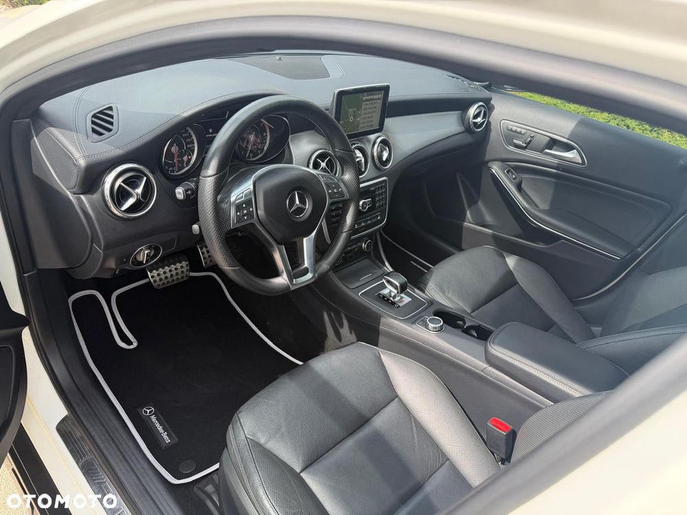 Mercedes-Benz GLA 45 AMG 4Matic 7G-DCT - 5