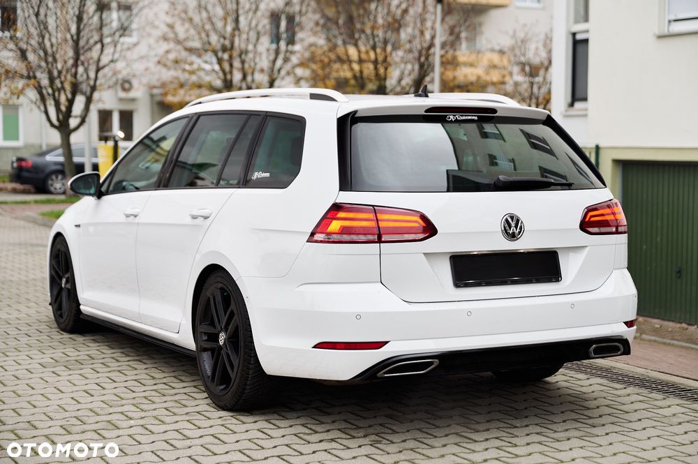 Volkswagen Golf - 10