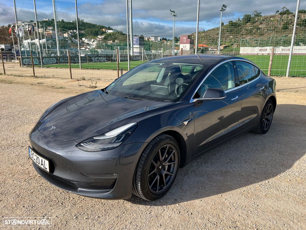Tesla Model 3 - 1