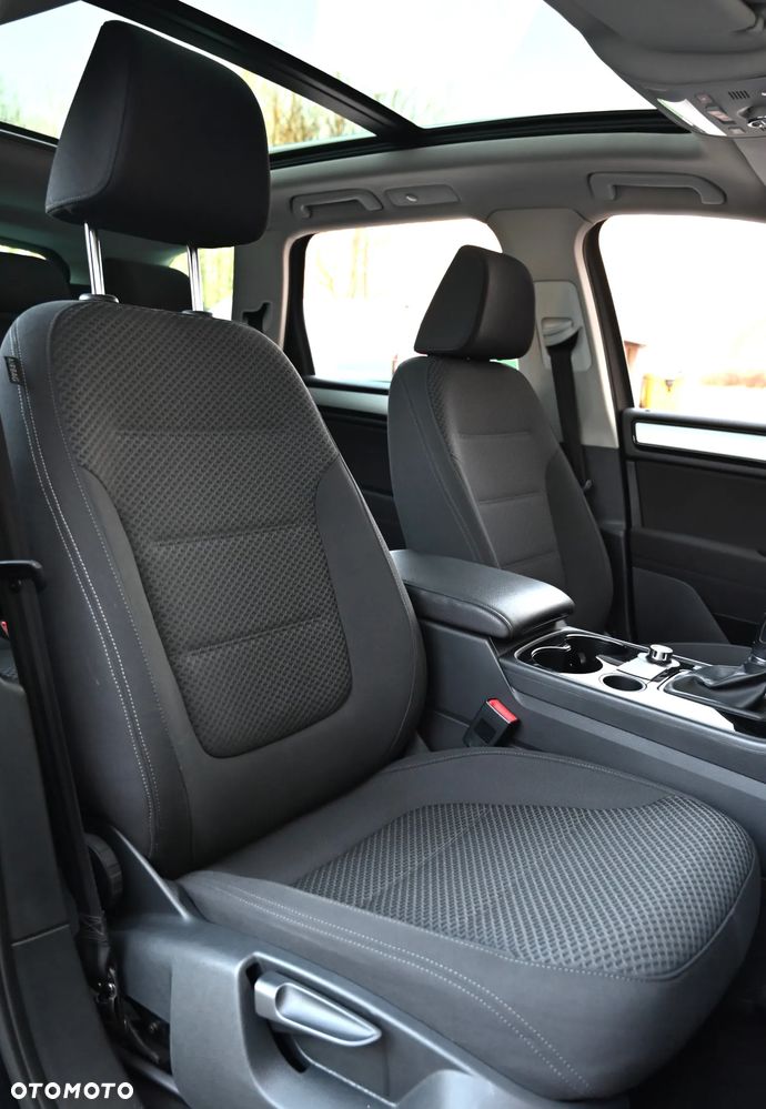 Volkswagen Touareg - 38