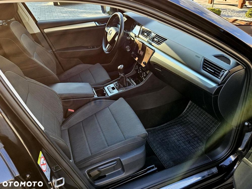 Skoda Superb 2.0 TDI Style - 24