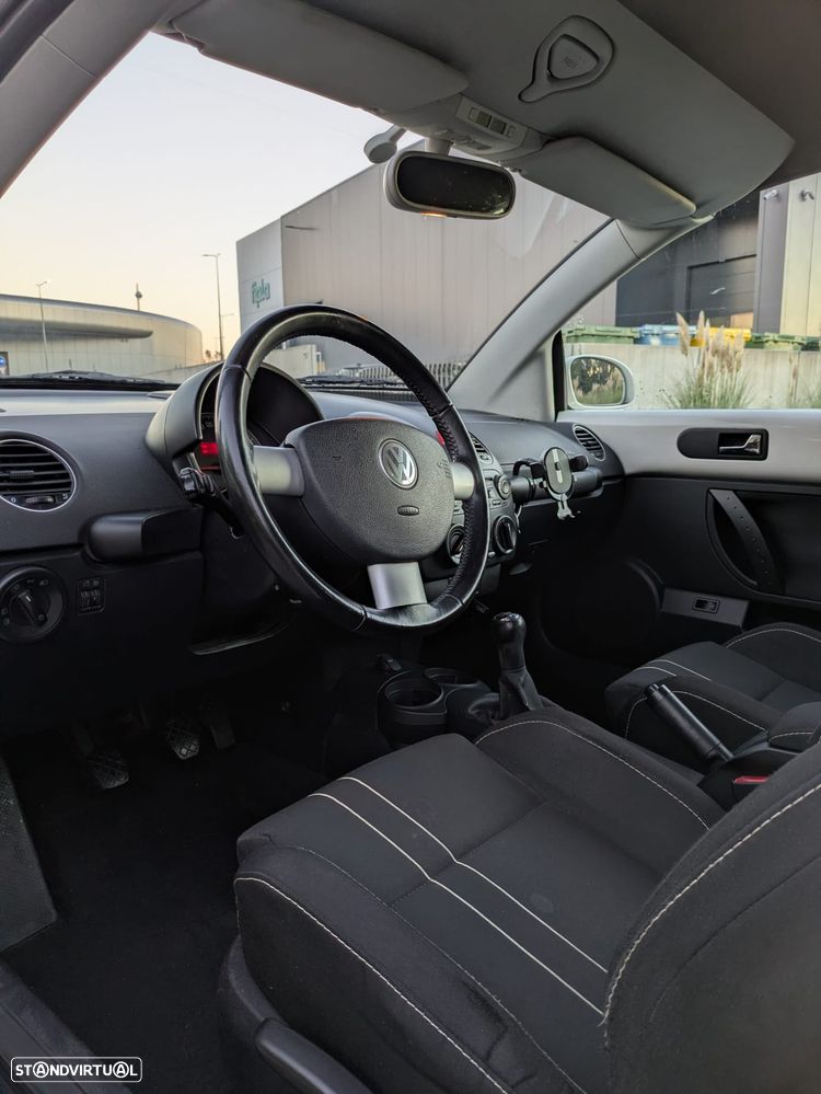 VW New Beetle - 12