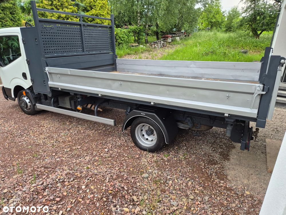 Nissan Cabstar - 4