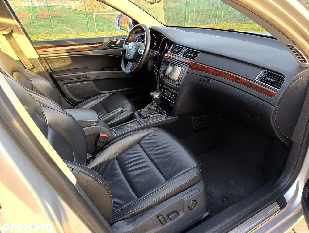 Skoda Superb 2.0 TDI DSG Exclusive - 34