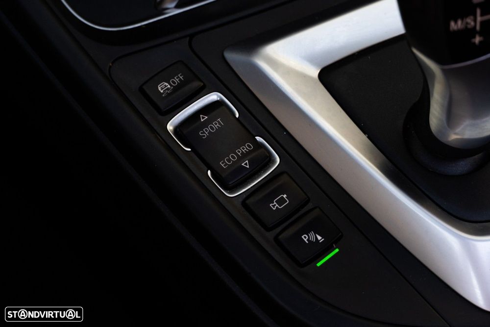 BMW 330 e iPerformance Pack M - 25