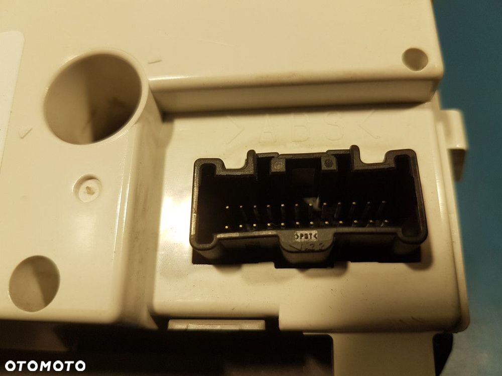 MAZDA 3 PANEL NAWIEWU K1900BS3N - 6