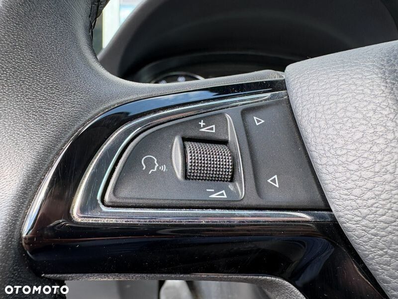 Skoda RAPID 1.0 TSI Style DSG - 20