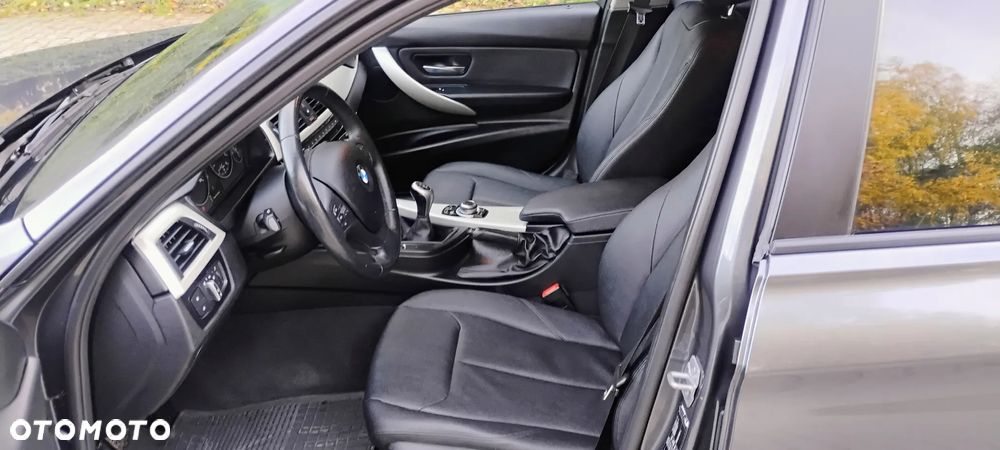 BMW Seria 3 318d Sport Line - 14