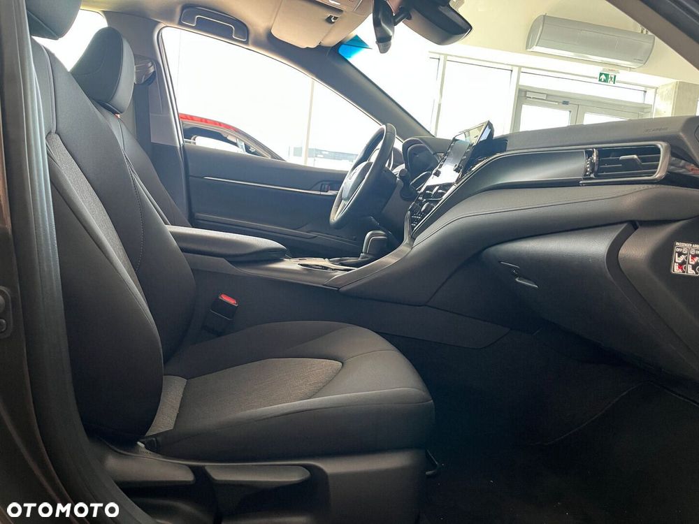 Toyota Camry 2.5 Hybrid Comfort CVT - 13