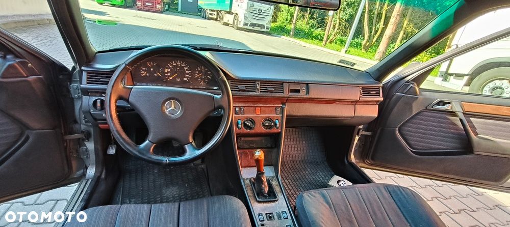 Mercedes-Benz W124 (1984-1993) - 20