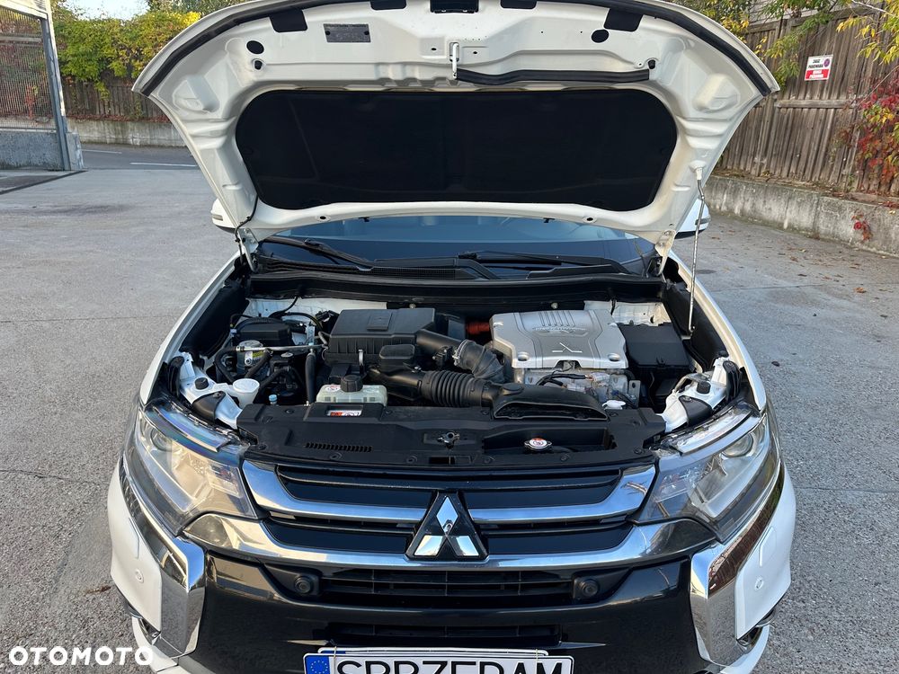 Mitsubishi Outlander - 21
