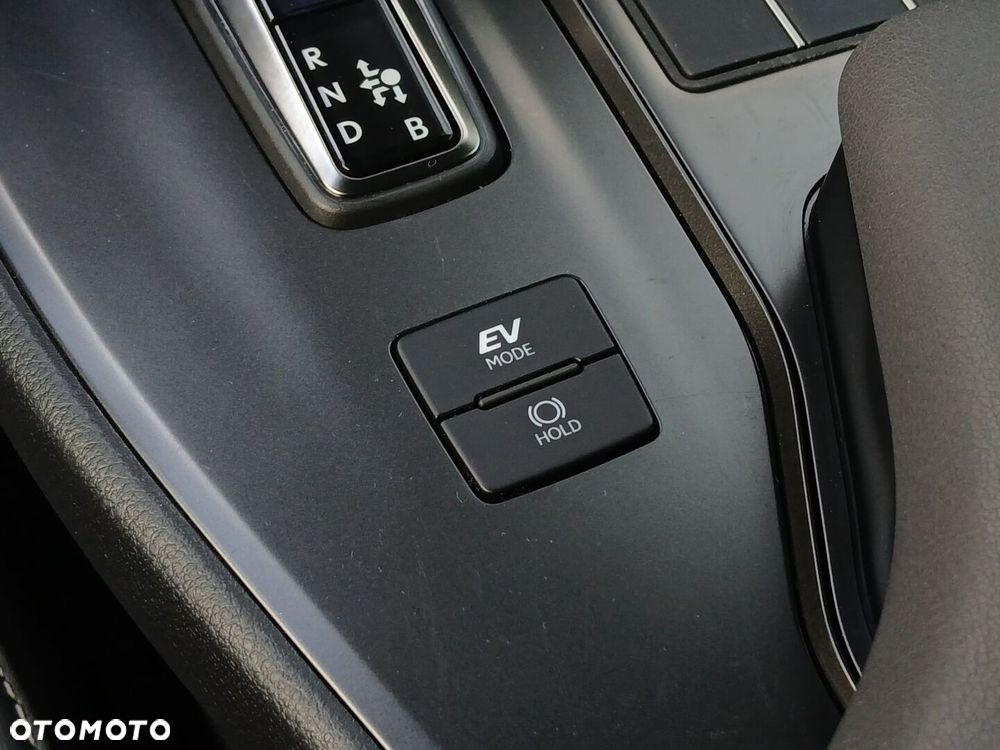 Lexus UX 300h F Sport Design - 28