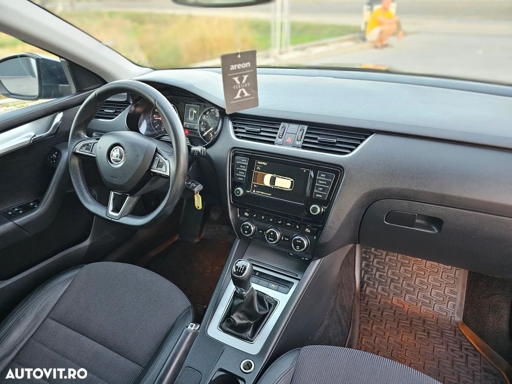 Skoda Octavia 2.0 TDI Style - 6