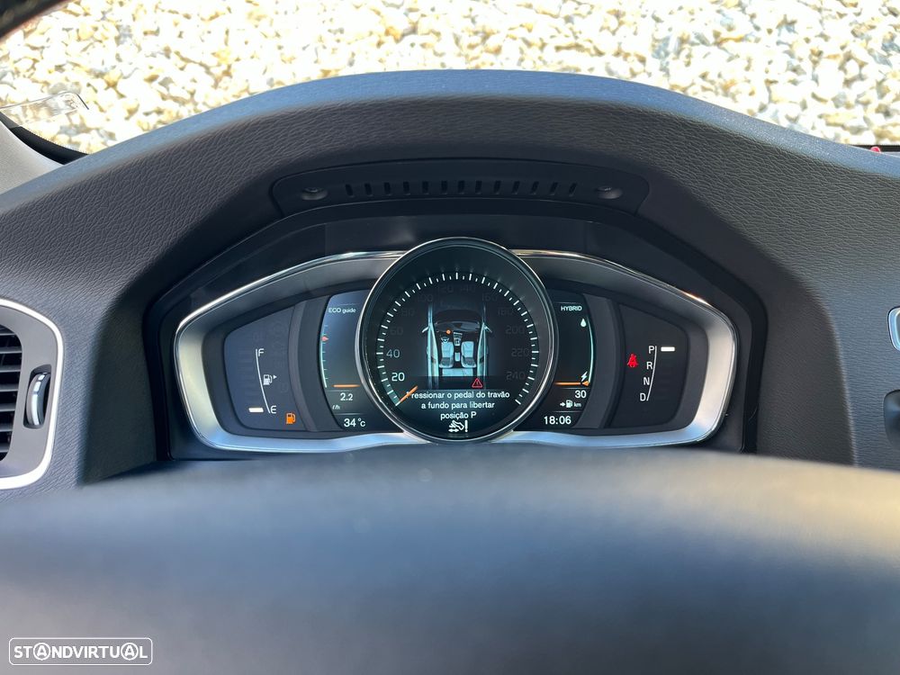 Volvo V60 D6 Plug-In-Hybrid AWD Geartronic Summum - 8