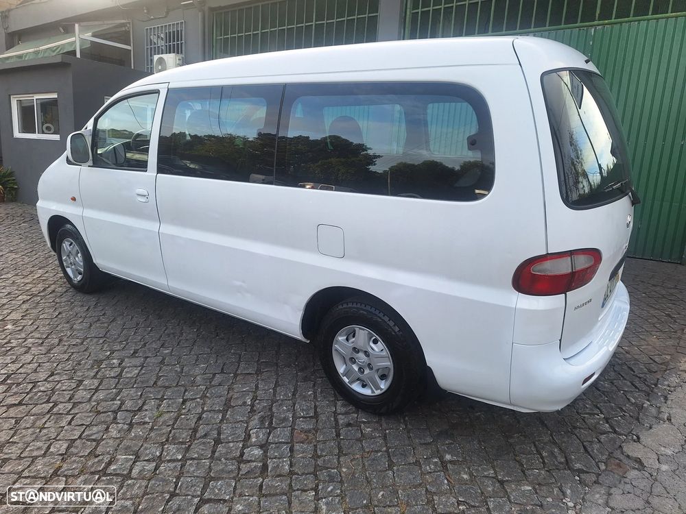 Hyundai H-1 Starex - 4