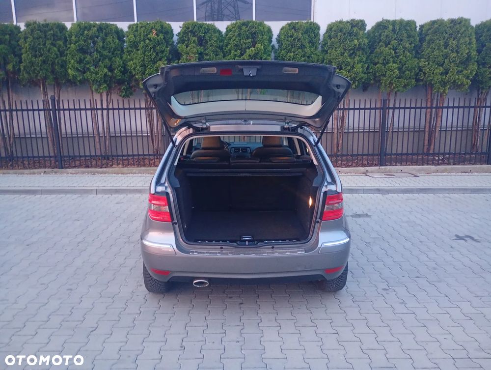 Mercedes-Benz Klasa B 200 CDI Autotronic Grand Edition - 26