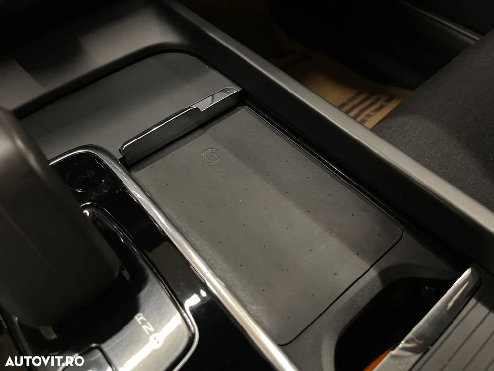 Volvo S60 B4 MHEV AT Plus Dark - 29