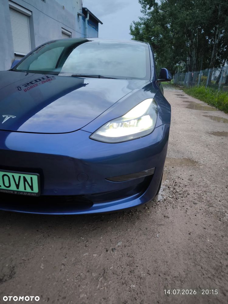 Tesla Model 3 - 3