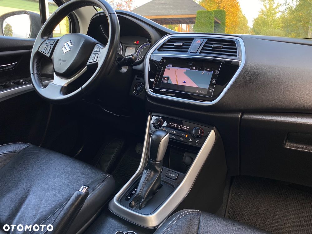 Suzuki SX4 S-Cross 1.4 SHVS Premium 4WD - 35