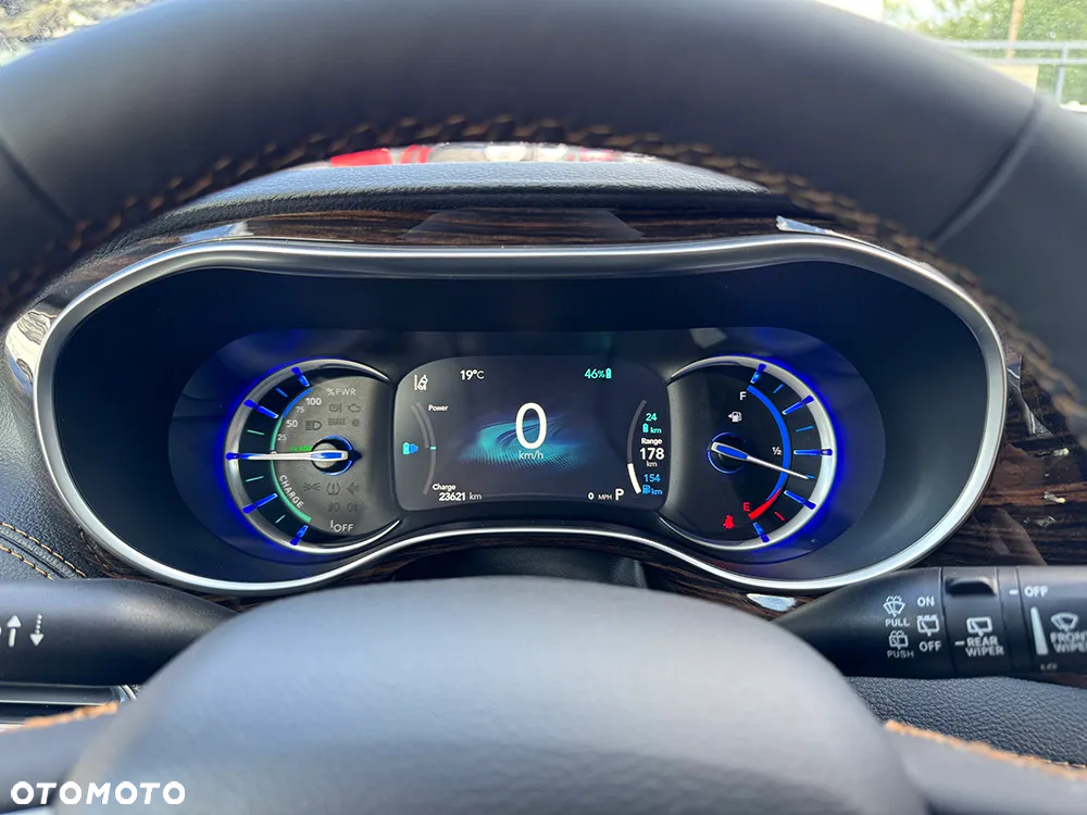 Chrysler Pacifica - 33