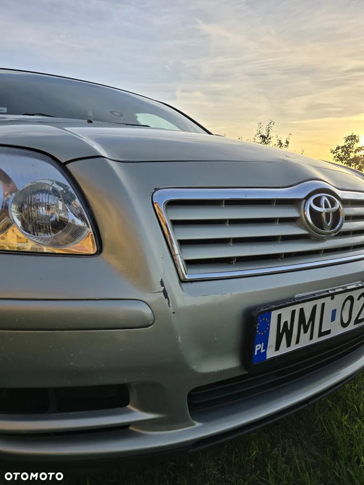 Toyota Avensis 2.2 D-4D Sol - 12