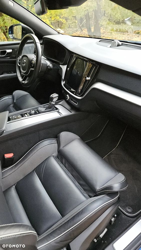 Volvo V60 T6 AWD R-Design - 18