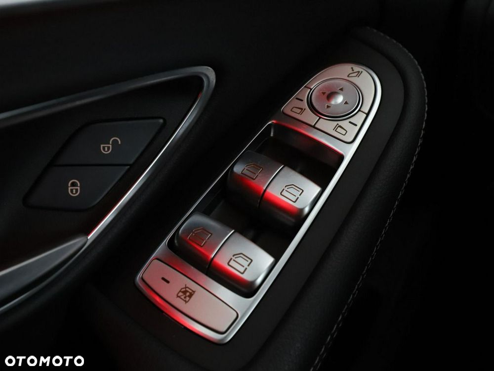 Mercedes-Benz Klasa C 180 9G-TRONIC Avantgarde - 37
