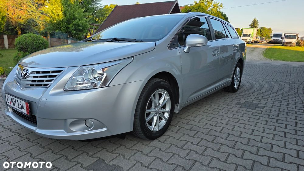 Toyota Avensis 1.8 Comfort - 12