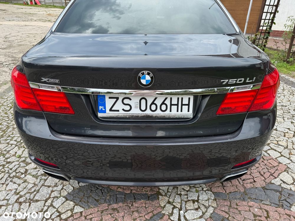 BMW Seria 7 750i xDrive - 4