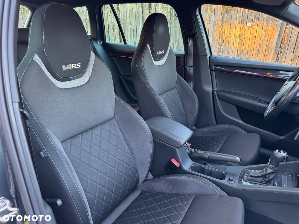 Skoda Octavia 2.0 TDI DSG RS - 11
