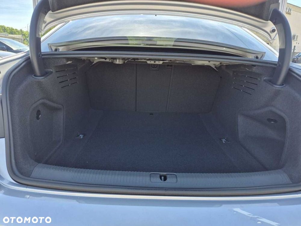 Audi A4 Limousine - 29