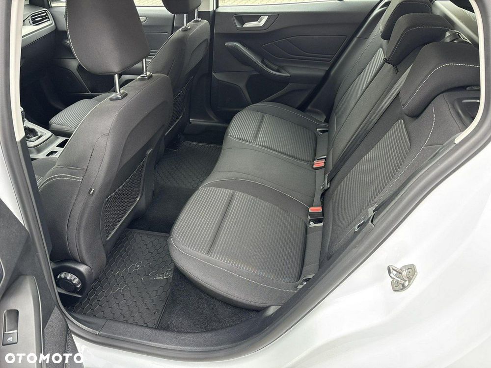 Ford Focus 1.0 EcoBoost Titanium - 12