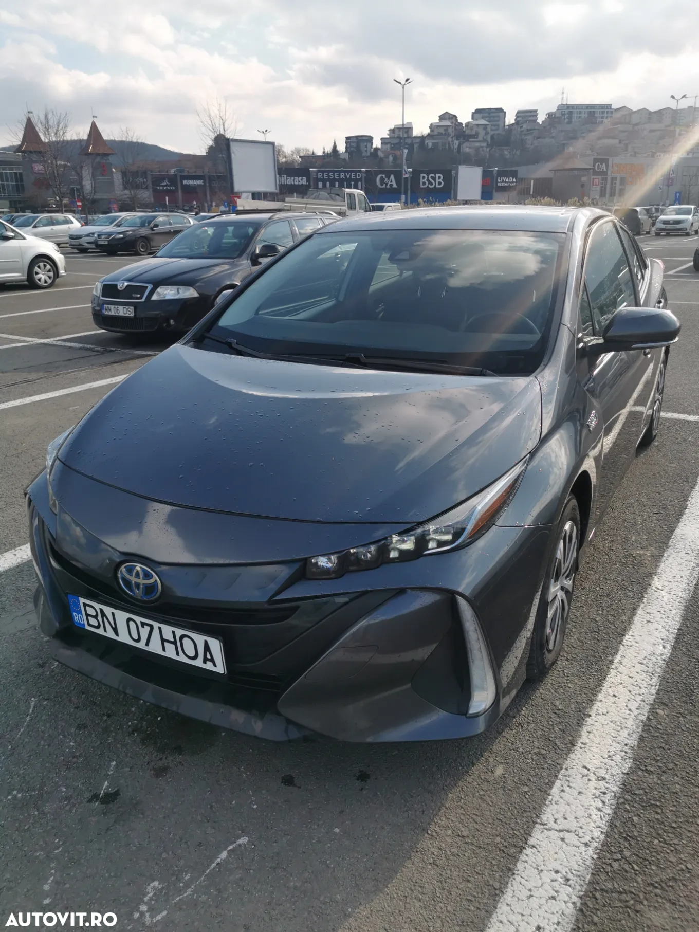 Toyota Prius - 4