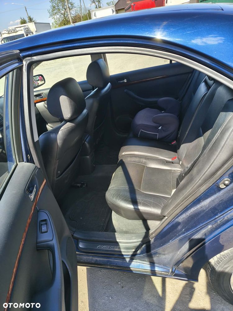 Toyota Avensis - 9