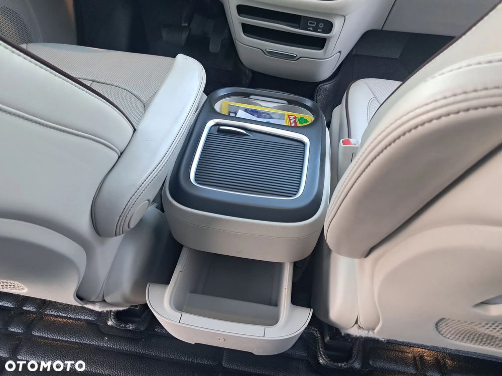 Chrysler Pacifica - 23