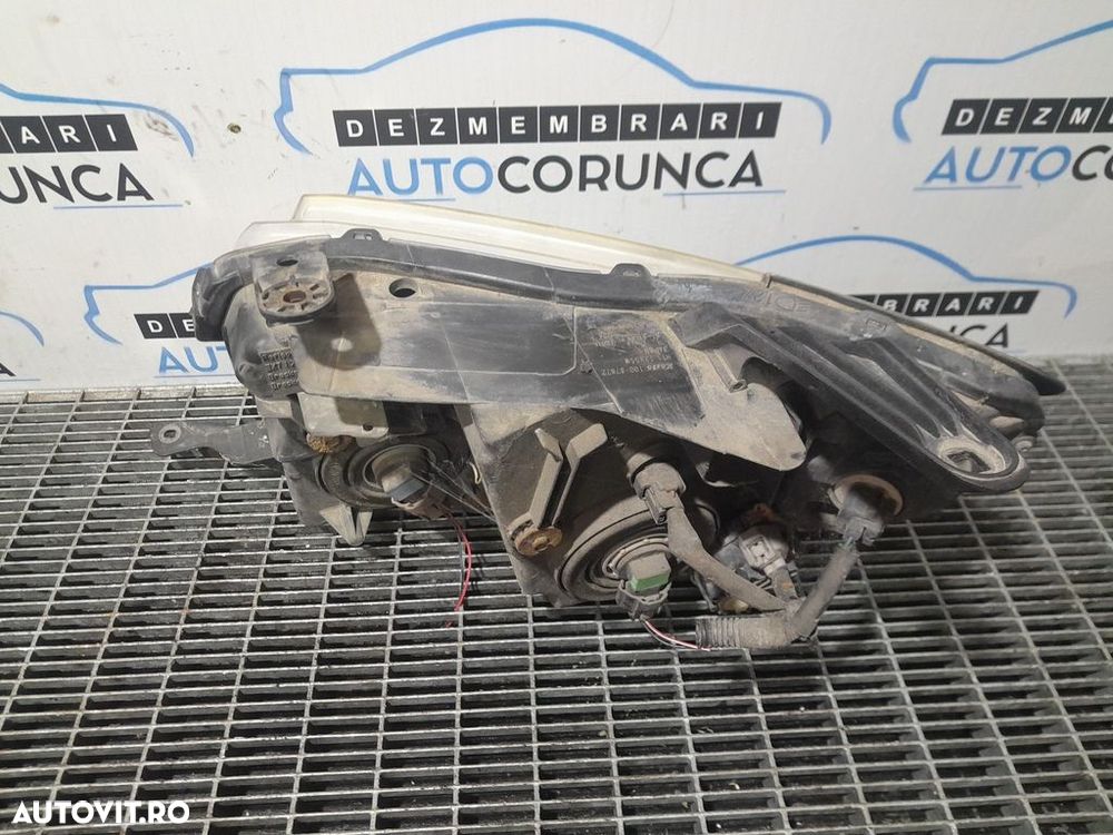 Far Dreapta Mitsubishi Shogun Pajero 2006 - 2011 SUV 4 Usi (1096) Fara xenon 10087872 - 5