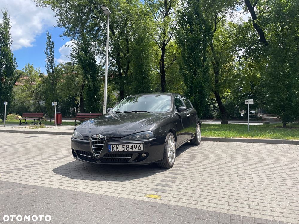Alfa Romeo 147 2.0 Twin Spark Distinctive - 2