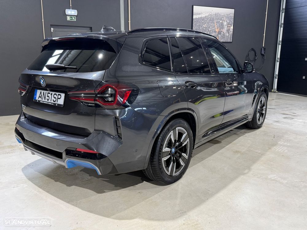 BMW iX3 M Sport Impressive - 11