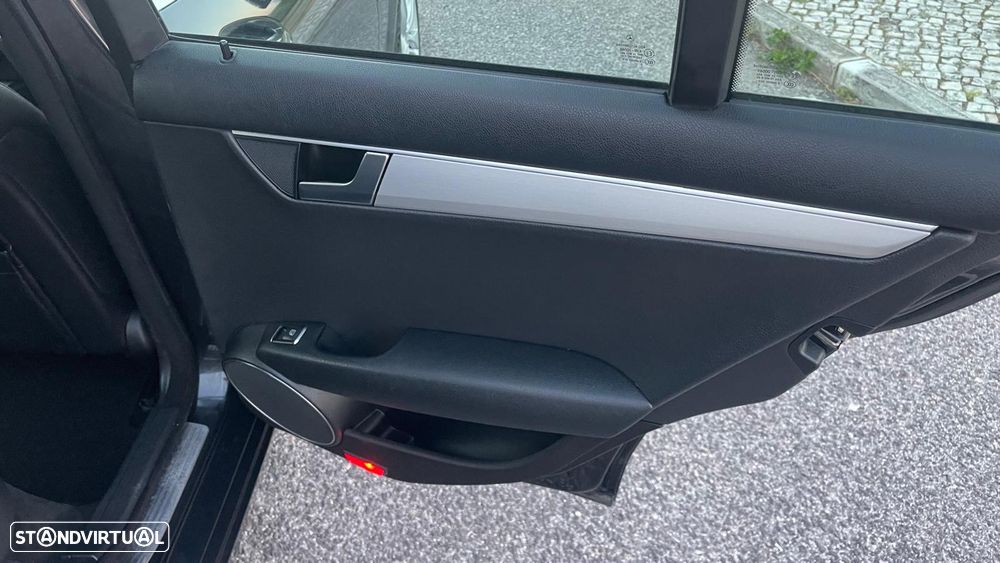 Mercedes-Benz C 220 Station CDI DPF (BlueEFFICIENCY) 7G-TRONIC Avantgarde - 19