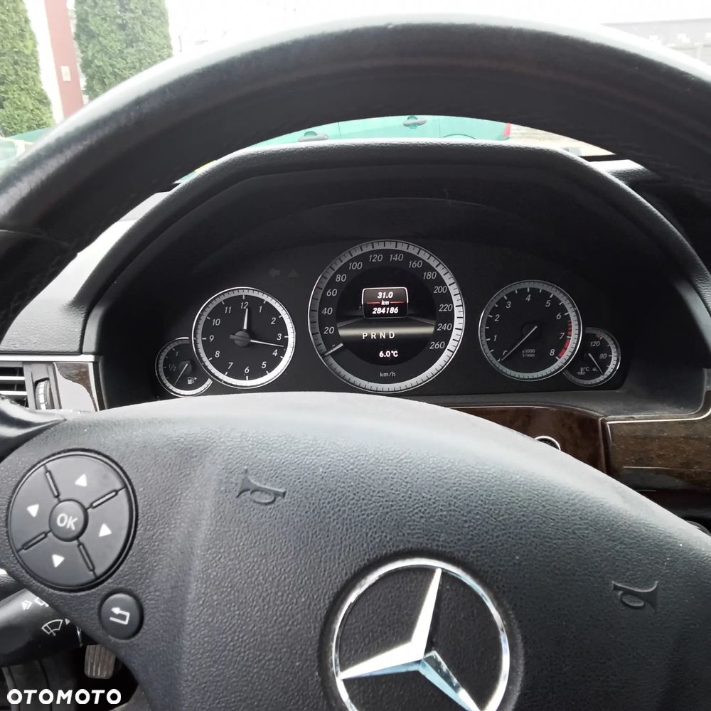 Mercedes-Benz Klasa E 200 NGT BlueEFFICIENCY Automatik - 13