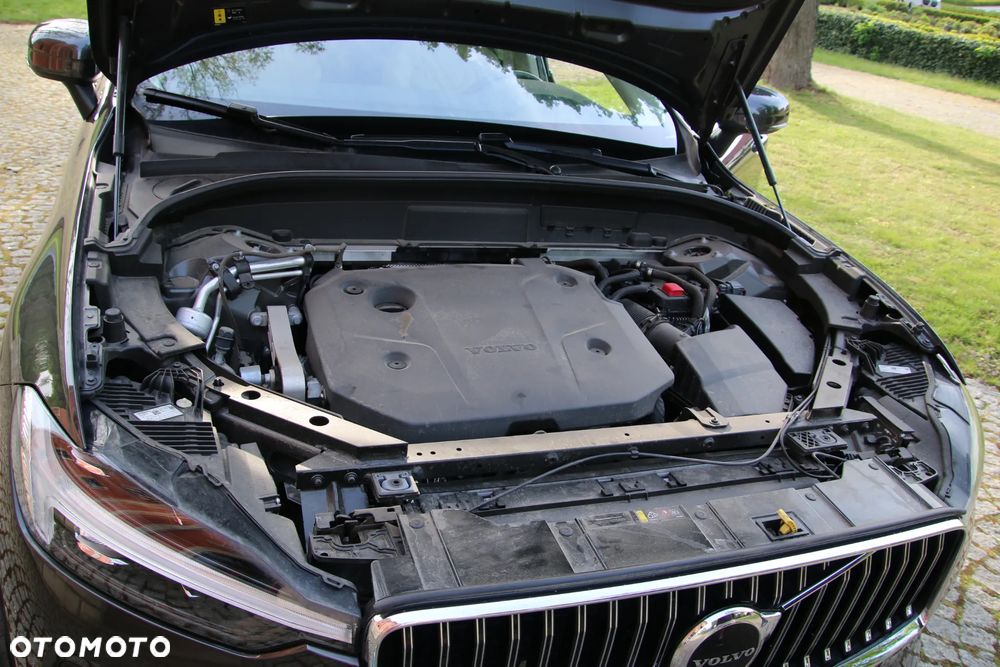 Volvo XC 60 B4 D Plus Bright - 25