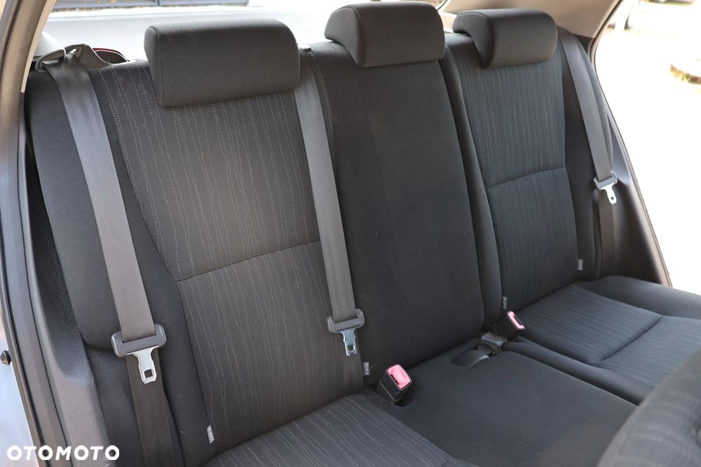 Toyota Auris 1.6 VVT-i Premium - 14