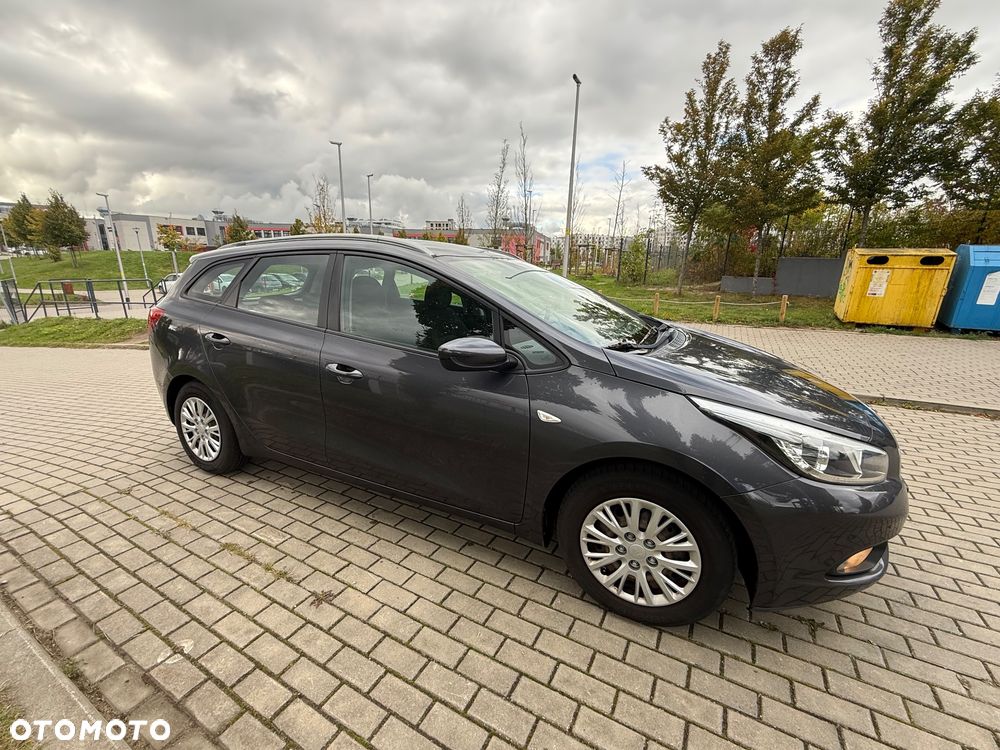Kia Ceed - 4